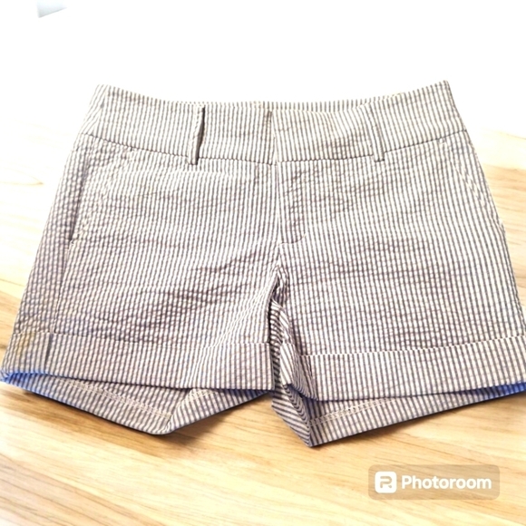 Women's Kut From the Cloth Gray and White Pinstripe High Waisted Shorts - Picture 1 of 9